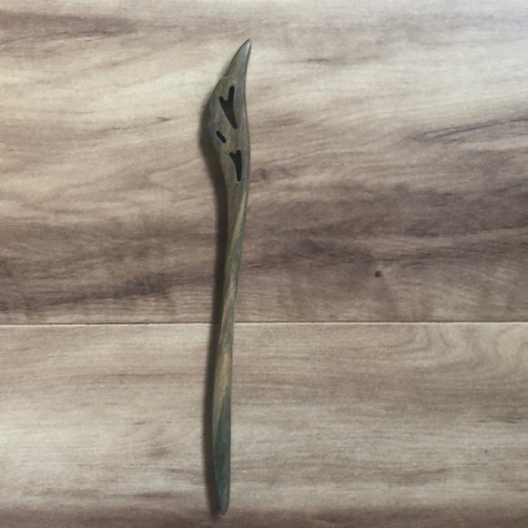 Wooden Openwork woman’s hair Stick Set. - Picture 4 of 7